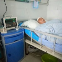 求救父亲江名杏,今年六十一,突发脑溢血,昏迷不