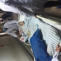 大腿到小腿粉碎性骨折。胸骨断裂。锁骨骨折。