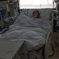 救救我的妈妈在重症监护室待了一星期了