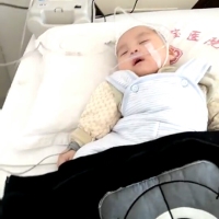 三个月的婴儿不幸患上全急性毛细支气管炎,需