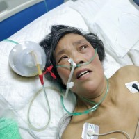苦命的妈妈正被病魔折磨,各位父老乡亲请救救