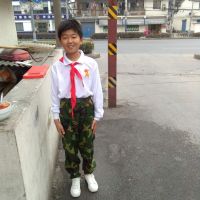 11岁少年身患恶性脑肿瘤,渴望重返校园,寻求帮