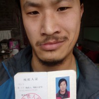 轮椅上的尿毒症母亲,不想丢下智力残障的儿子